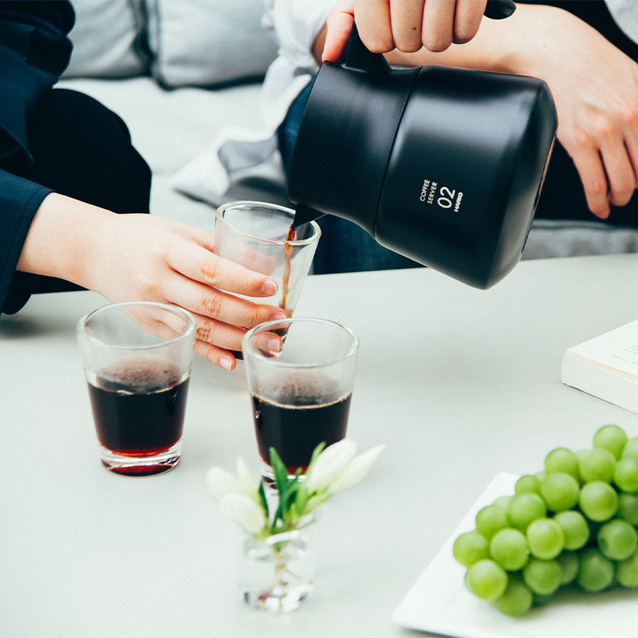 Hario V60 Insulated Stainless Steel Server PLUS 600 - Schwarz